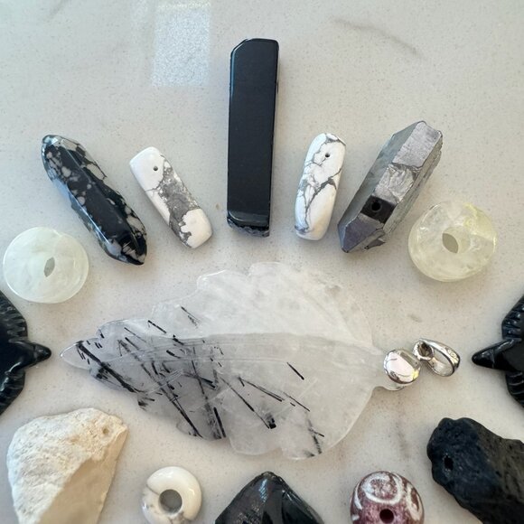 Natural Stone and Crystal Pendant Lot - Picture 14 of 16